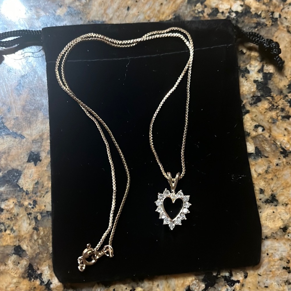 Pave’ heart necklace